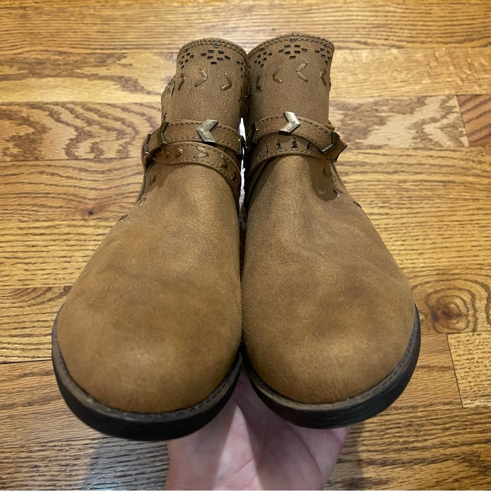 NWOT Sugar Cognac Western Aztec Cut Out Ankle Boots - Picture 7 of 13